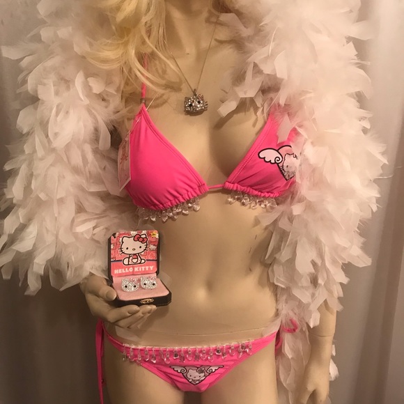 Adorable y2k hello kitty hot pink crystal bikini and earrings 💕 - Picture 5 of 14
